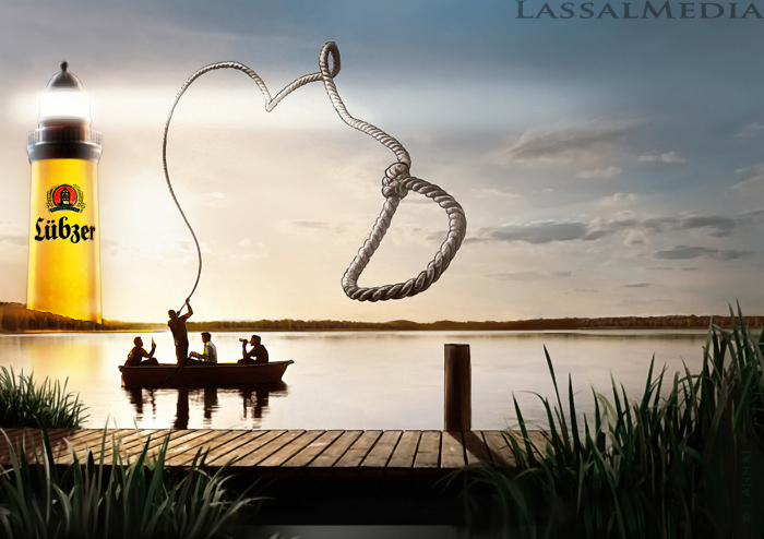 LassalMedia – photorealistic key visuals for Lübzer Beer – nature shot with lake at down. Friends in boat, throwing rope to dock.